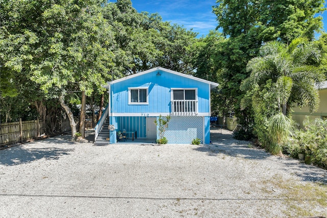 view of front of property