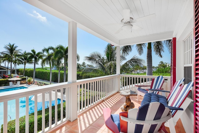 balcony featuring ceiling fan