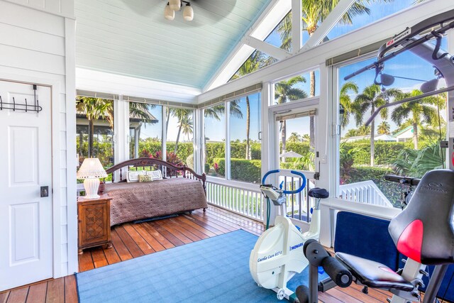 sunroom with vaulted ceiling