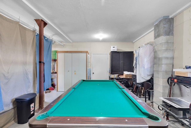 game room featuring billiards
