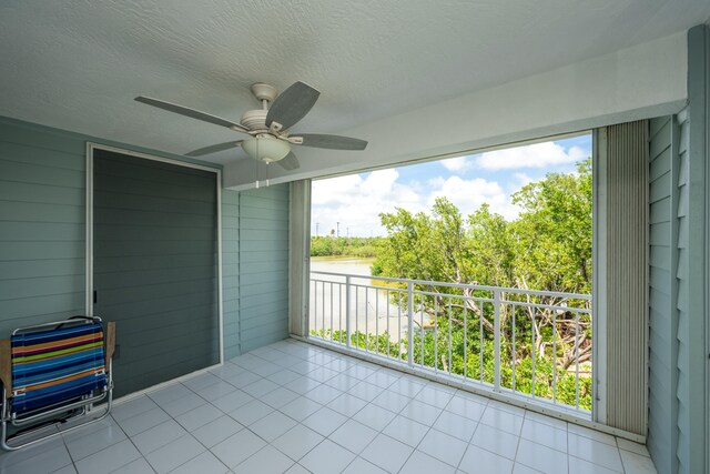 balcony with ceiling fan