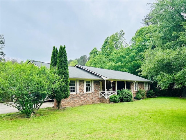 31 Cline Dr SW, Cartersville, GA 30120 - single story home featuring covered porch and a front lawn