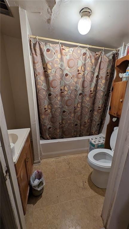 full bathroom featuring vanity, toilet, and shower / bath combo