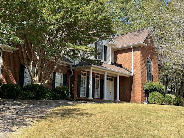 view of front of house with a front yard