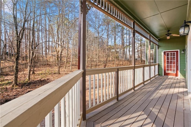 deck with ceiling fan