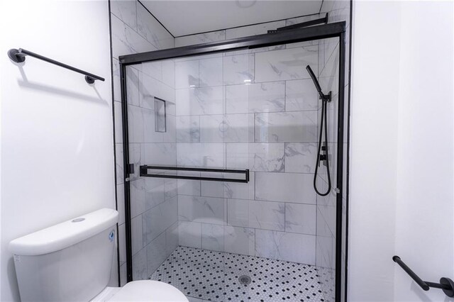 1111 Osborne St SW, Atlanta, GA 30310 - full bathroom with a shower stall and toilet
