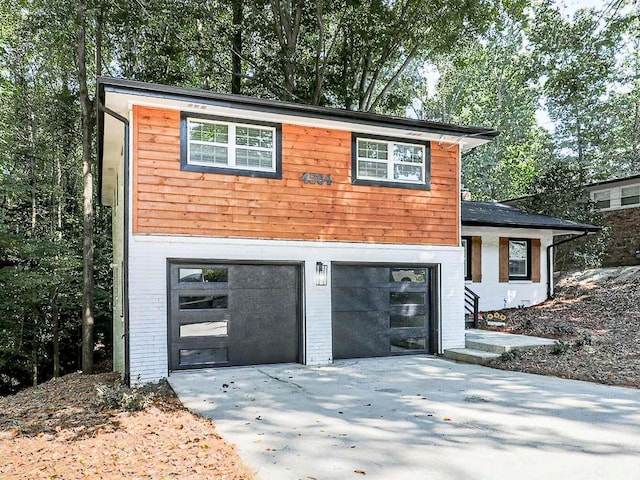 view of front facade with a garage