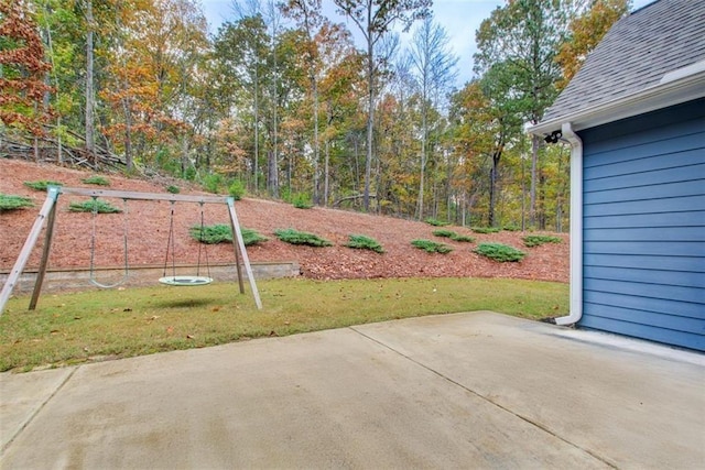 401 Night Hawk Ct, Canton, GA 30114 - view of grassy yard featuring a patio