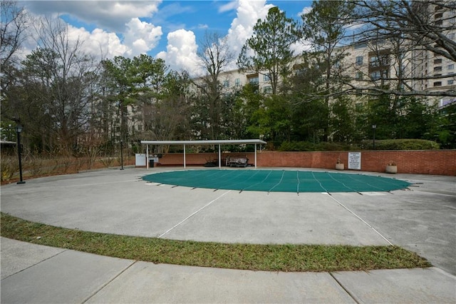 view of swimming pool