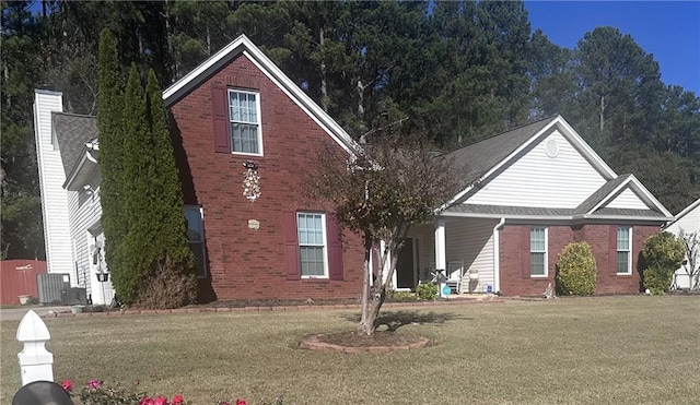 view of property featuring a front yard