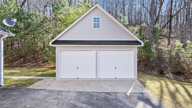 view of detached garage