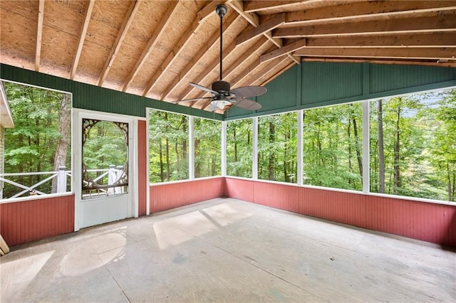 unfurnished sunroom featuring vaulted ceiling and ceiling fan