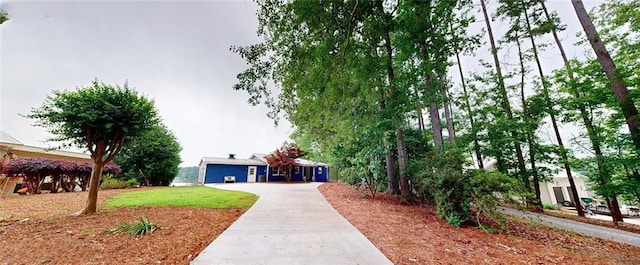 137 Rockville Springs Ct, Eatonton, GA 31024 - view of property's community featuring concrete driveway