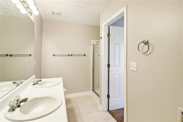 unfurnished bedroom featuring ceiling fan, light carpet, and connected bathroom