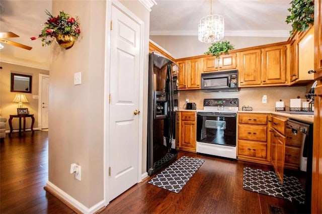 kitchen with crown molding, lofted ceiling, ceiling fan with notable chandelier, black appliances, and dark hardwood / wood-style floors