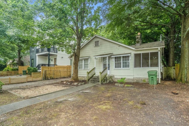 724 Bellemeade Ave NW, Atlanta, GA 30318 - view of front facade with a chimney