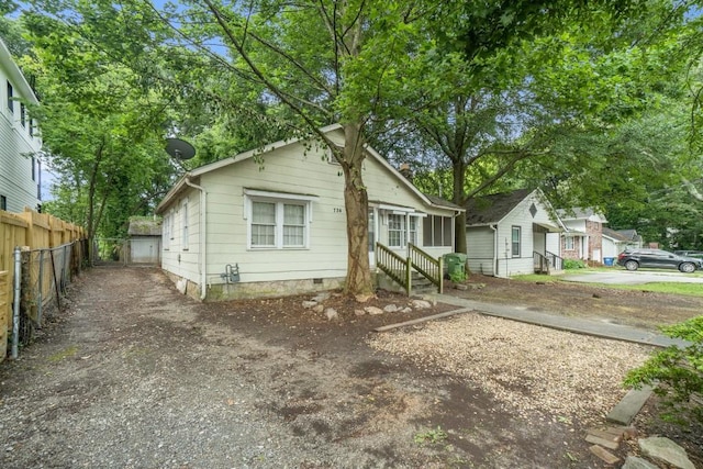 724 Bellemeade Ave NW, Atlanta, GA 30318 - bungalow featuring entry steps and crawl space