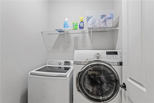 3920 Baverton Dr, Suwanee, GA 30024 - washroom featuring independent washer and dryer