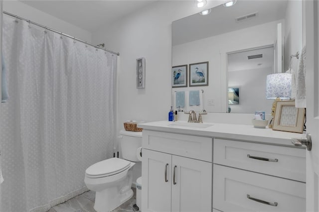 147 Wolf Creek Cv, Lagrange, GA 30240 - bathroom with vanity and curtained shower