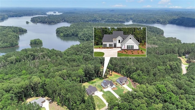 147 Wolf Creek Cv, Lagrange, GA 30240 - aerial overview of property's location featuring a nearby body of water and property boundaries highlighted