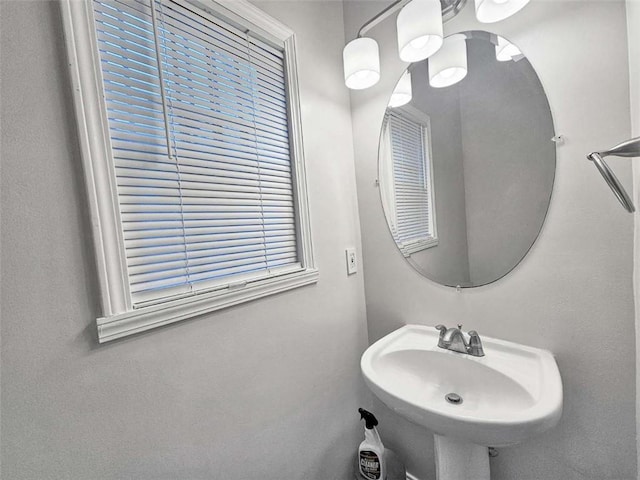 bathroom featuring sink