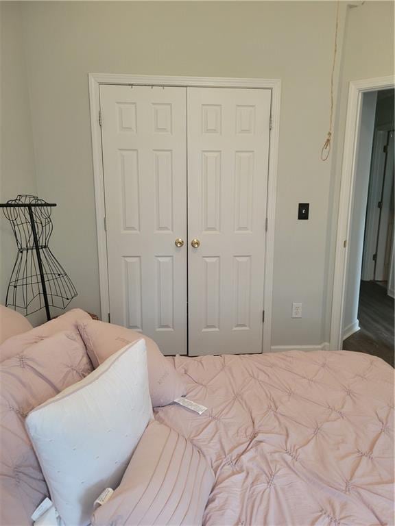 bedroom featuring a closet