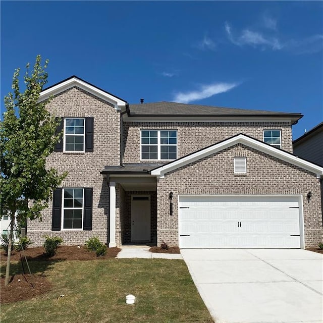 view of front of house featuring a front lawn