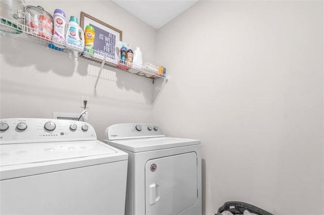 5668 Union Pointe Dr, Union City, GA 30291 - laundry room featuring washer and dryer