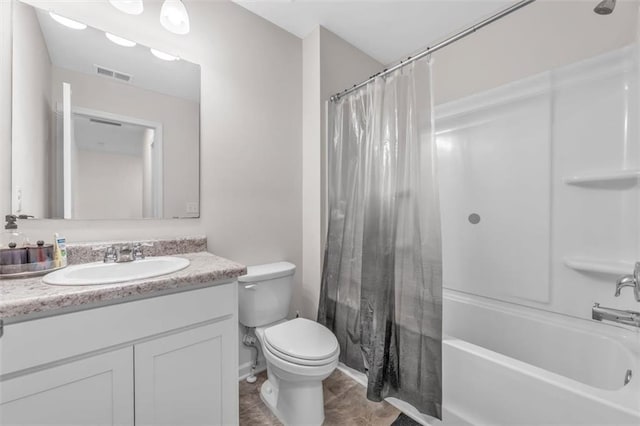 5668 Union Pointe Dr, Union City, GA 30291 - full bathroom featuring vanity, toilet, and shower / tub combo