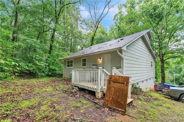 504 J C Daniel Rd, Carrollton, GA 30117 - view of front of property with crawl space and a wooden deck
