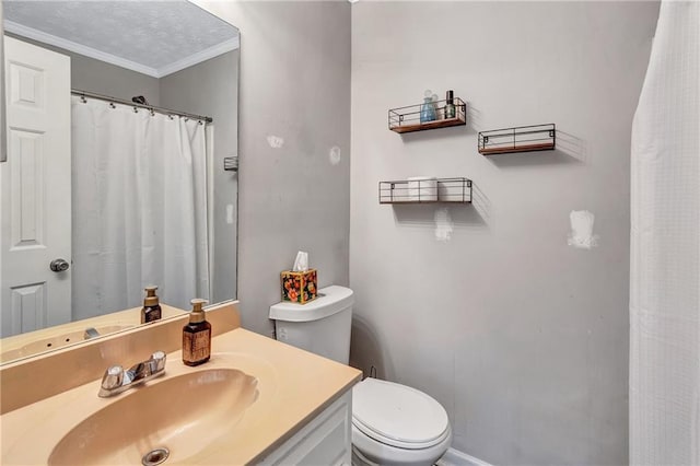 bathroom with curtained shower, crown molding, toilet, a textured ceiling, and vanity