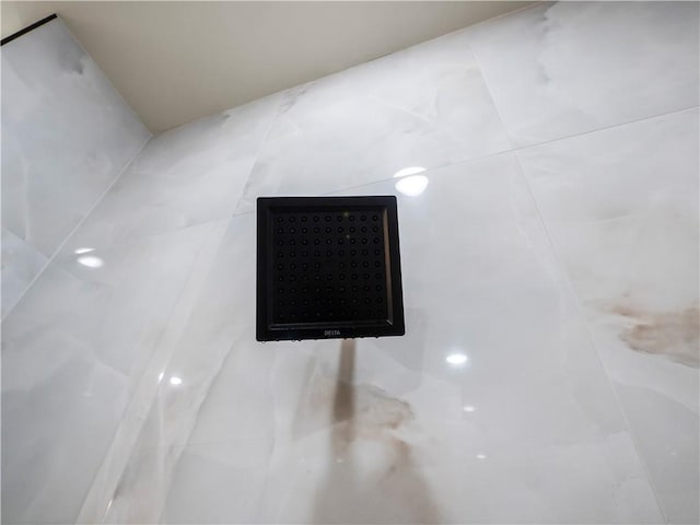 2335 Azalea Dr, Loganville, GA 30052 - bathroom view