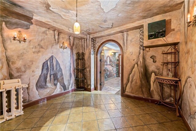 11569 Finley St, Suwanee, GA 30024 - entryway featuring arched walkways