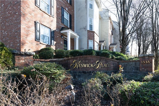 view of community / neighborhood sign