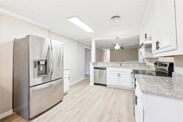 kitchen featuring light hardwood / wood-style floors, ceiling fan, stainless steel appliances, crown molding, and white cabinets