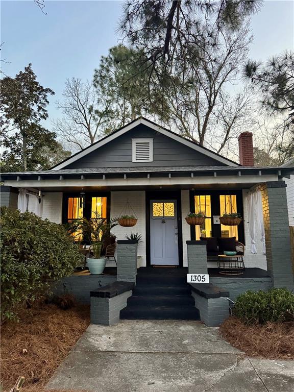 bungalow featuring covered porch