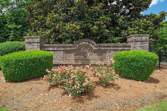 560 Vandenburg Dr, Villa Rica, GA 30180 - view of community sign