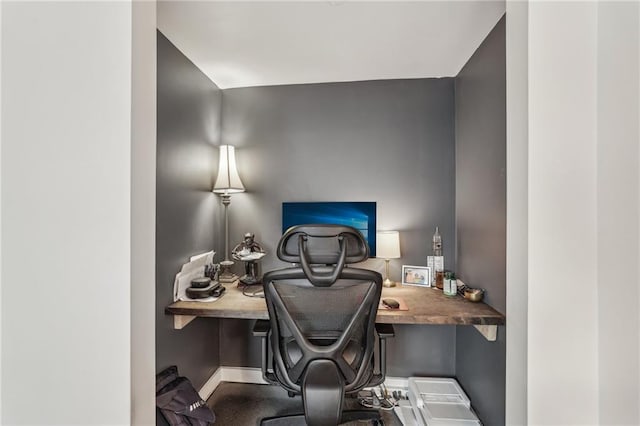 1290 Nervi Mews NW, Atlanta, GA 30318 - home office featuring built in desk