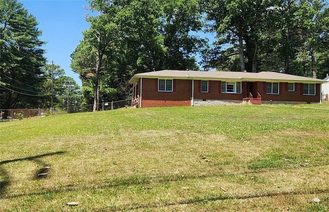 view of front of house featuring a front yard