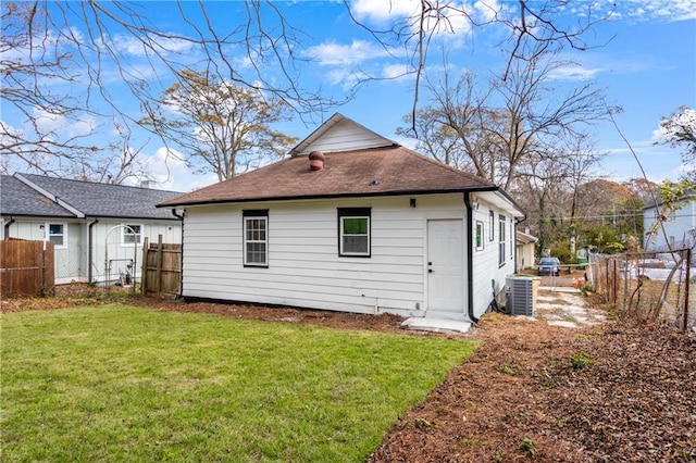 1097 Hubbard St SW, Atlanta, GA 30310 - rear view of property featuring central AC and a yard