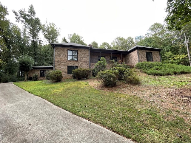 view of front of house with a front yard