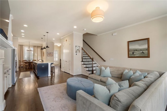 living room with crown molding, baseboards, recessed lighting, and dark wood-type flooring