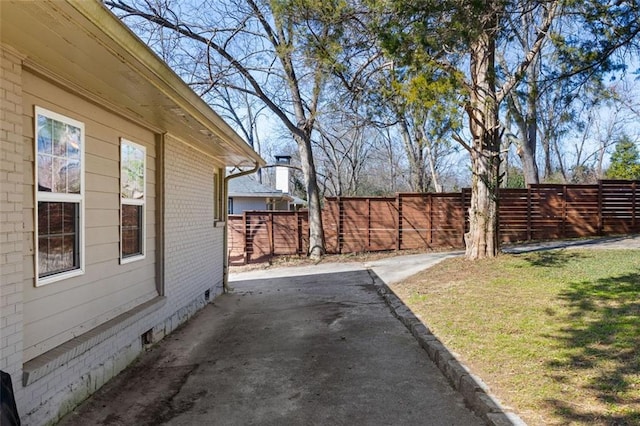 view of yard with a patio area