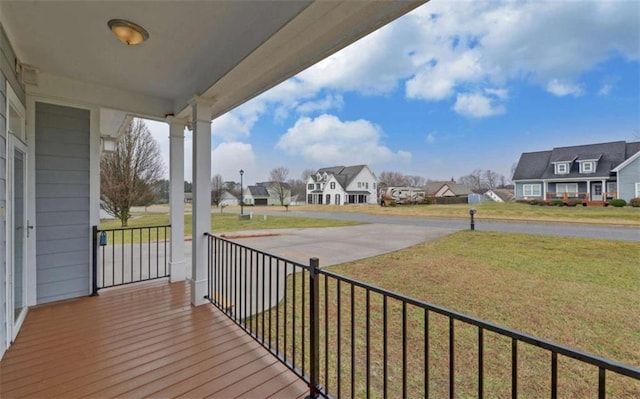 balcony featuring covered porch