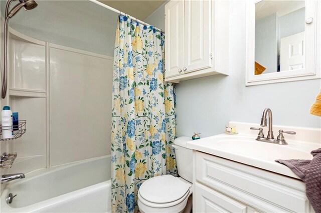 255 Shipp Cir, Hiram, GA 30141 - bathroom with vanity, toilet, and shower / tub combo