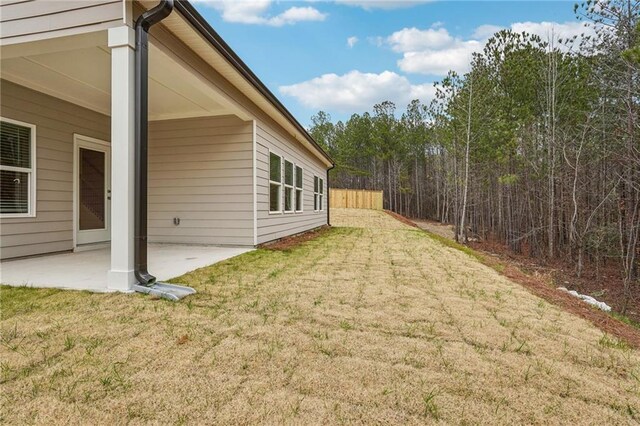 view of yard with a patio area