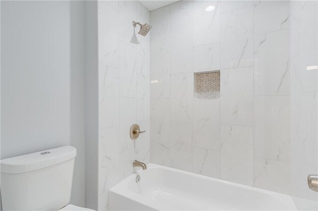 1226 Bloomsbury Ln, Gainesville, GA 30501 - full bath featuring toilet and bathtub / shower combination