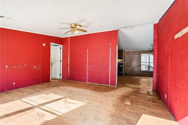 unfurnished room with ceiling fan