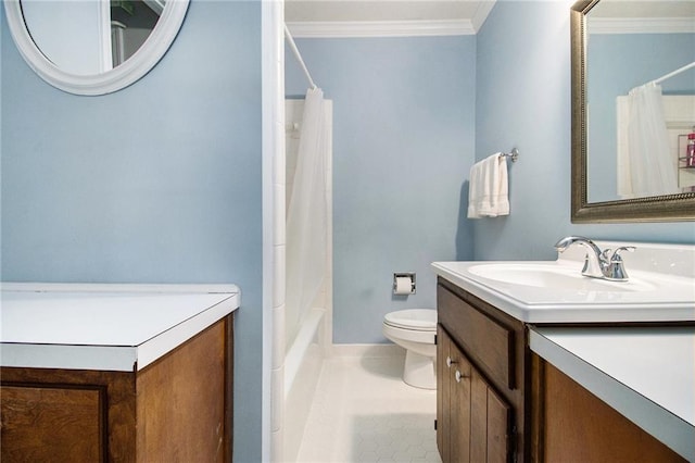 full bath featuring ornamental molding, toilet, vanity, shower / bath combo, and baseboards