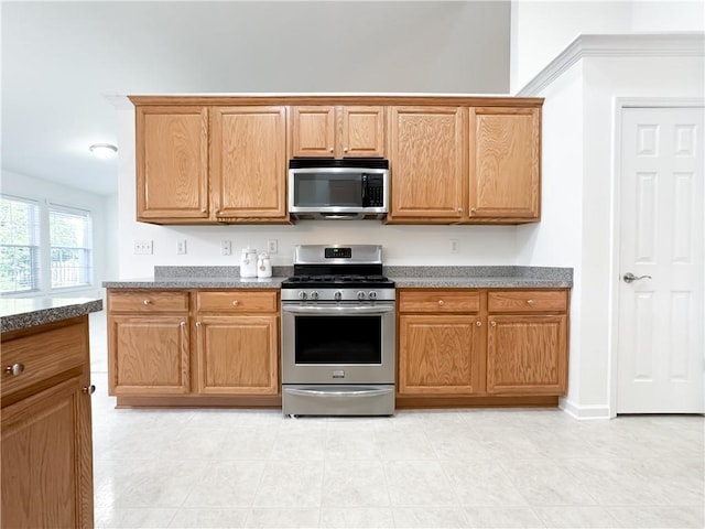 2642 Colleen Ln, Dacula, GA 30019 - kitchen featuring stainless steel appliances